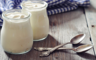 ¿Es malo el líquido del yogur y conviene desecharlo?